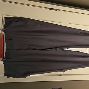 HAGGAR MEN'S CLASSIC FIT DRESS SLACKS SIZE 44W X 30L